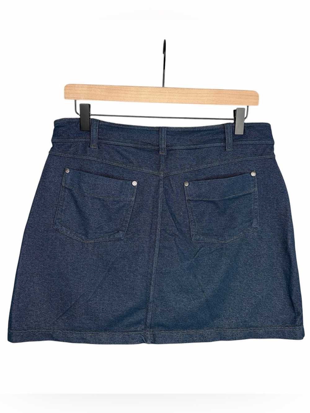 Athleta Denim Bettona Classic Skort M Blue Jean Stretch Travel Hiking Outdoor - Picture 2 of 7
